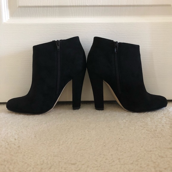 Call it Spring Love Larwen Black Heeled Booties - Picture 2 of 2
